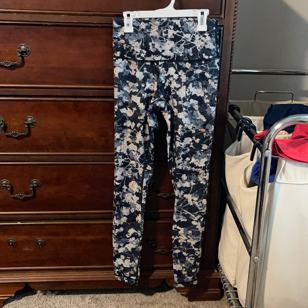 Floral Wunder Under Lululemon leggings